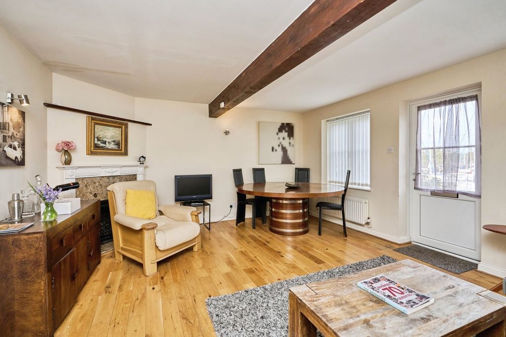 Property photo 2 of 19