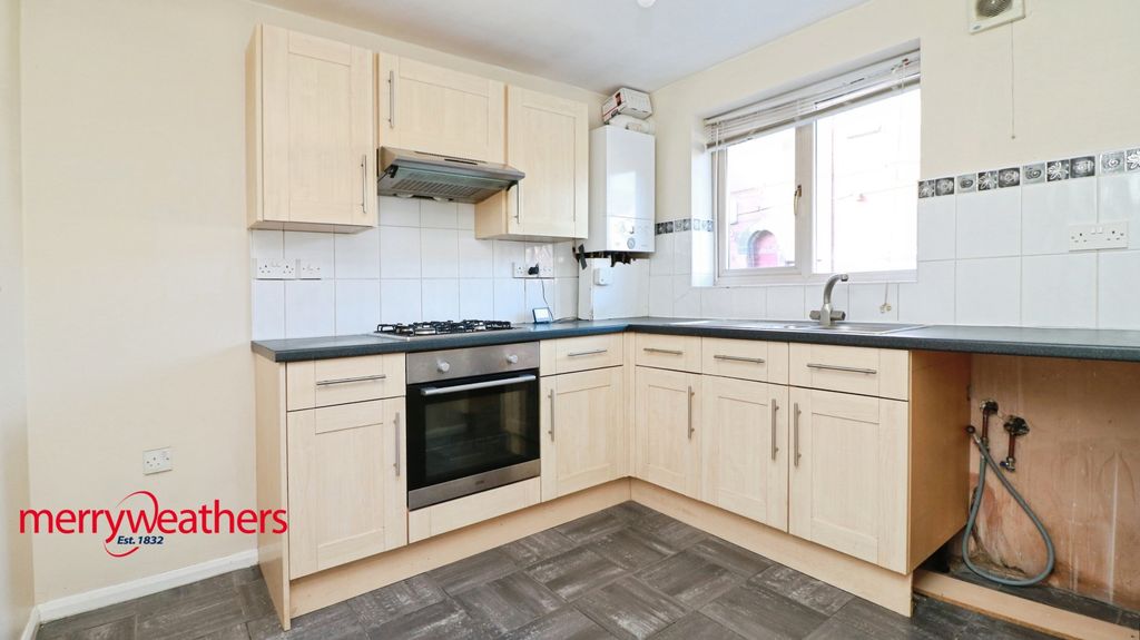 Property photo 2 of 10 Kitchen