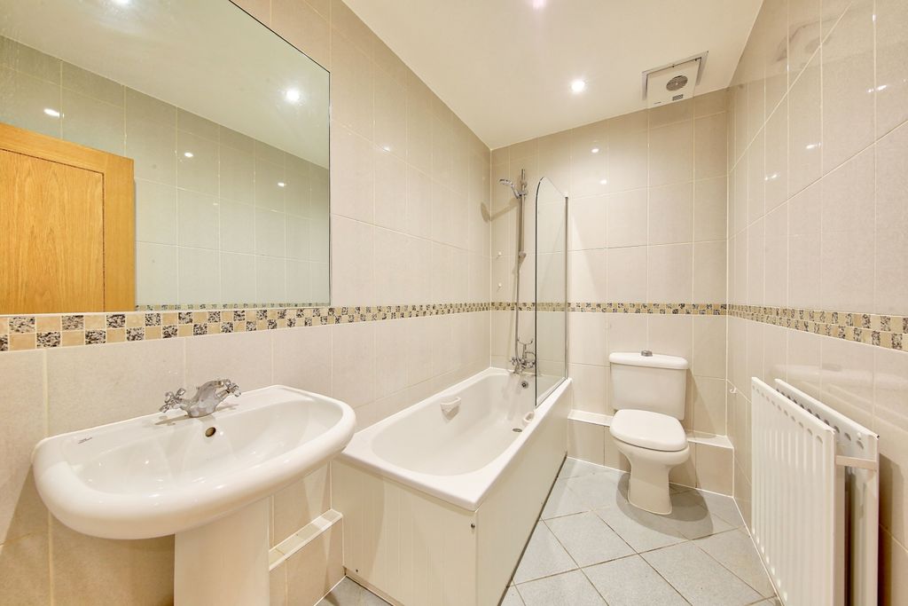 Property photo 3 of 11 46_Warren_House_Beckford_Close_Image1_15248_4 (1)