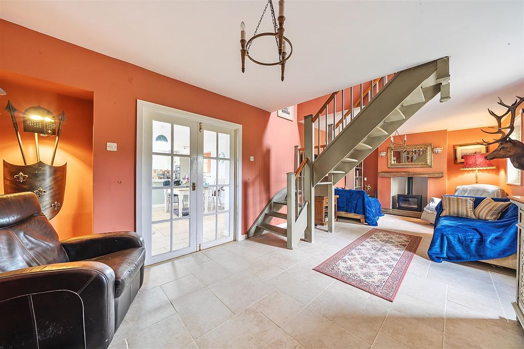 Property photo 2 of 23 Sitting Room