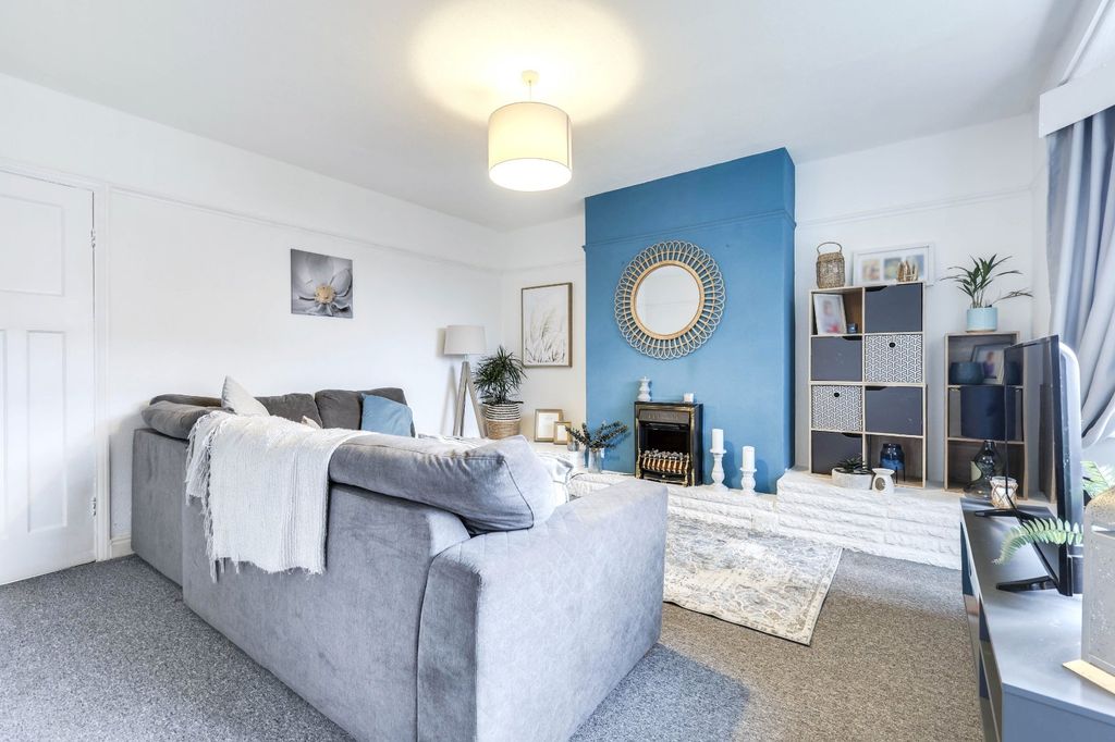 Property photo 3 of 11 Picture No. 13