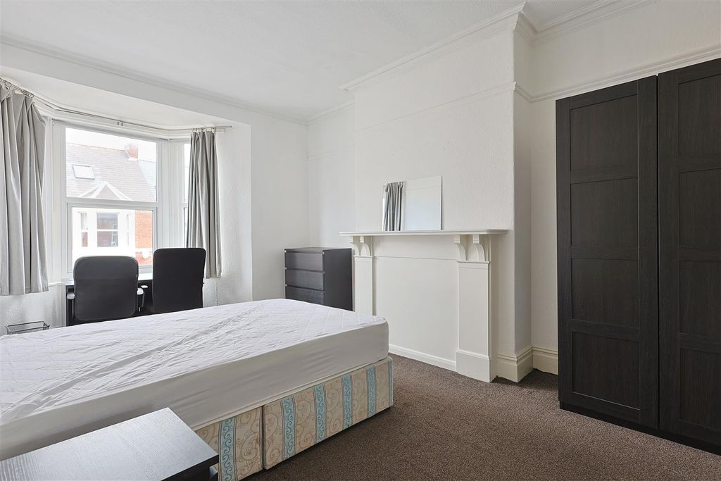 Property photo 3 of 14 Baf792C0-5Aa2-4Af8-9970-81Ab54C10CC8_1_201_A.Jpeg