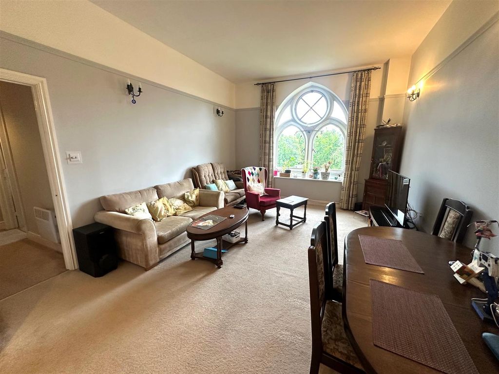 Property photo 2 of 6 Coopers Estate Agents