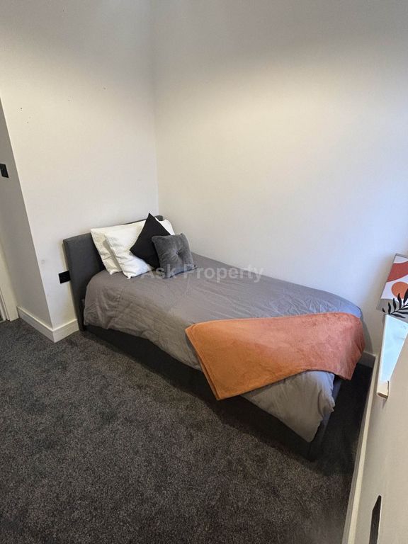 Property photo 1 of 3