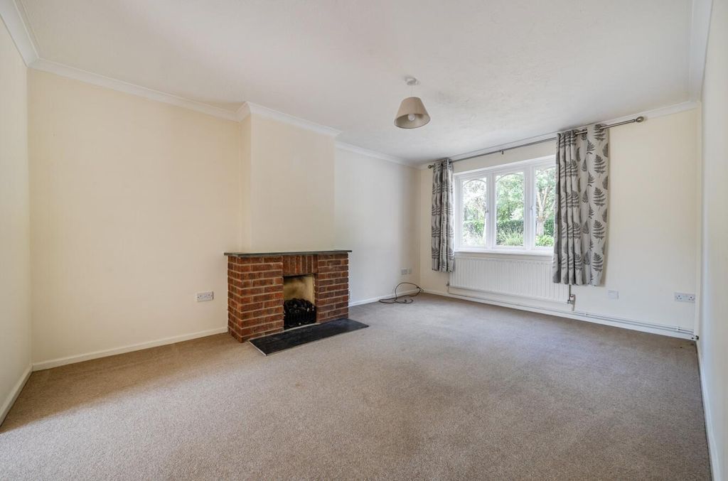 Property photo 3 of 16 Foyle Road 4 (10).Jpg