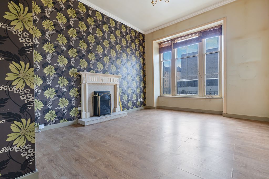 Property photo 2 of 31