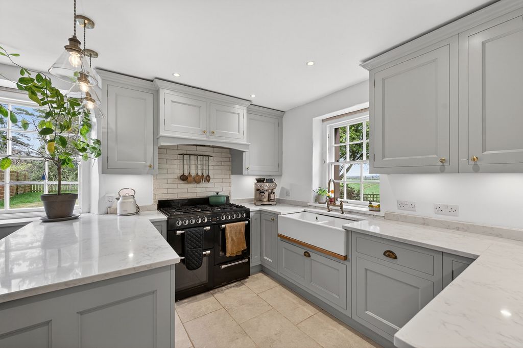 Property photo 2 of 41