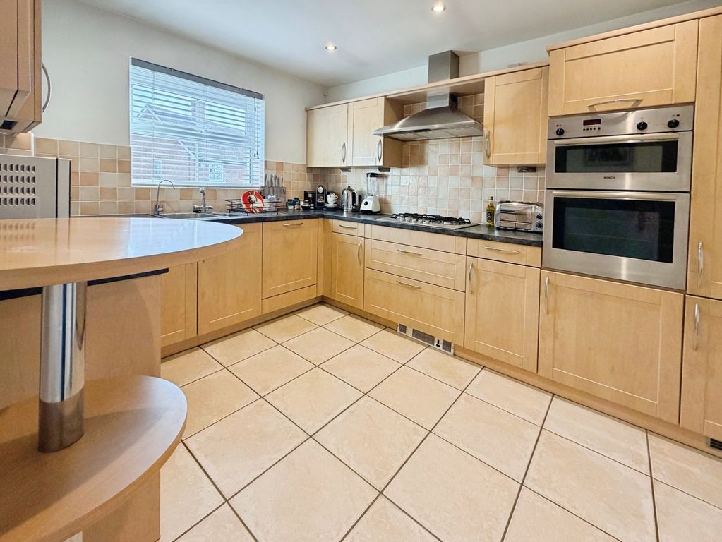 Property photo 3 of 13 Pbox-Img.Jpg