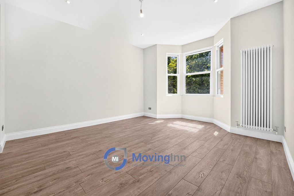 Property photo 3 of 18 Living Room