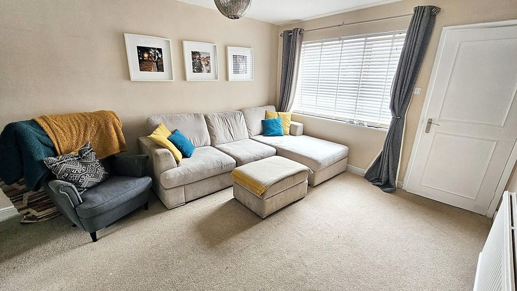 Property photo 2 of 9