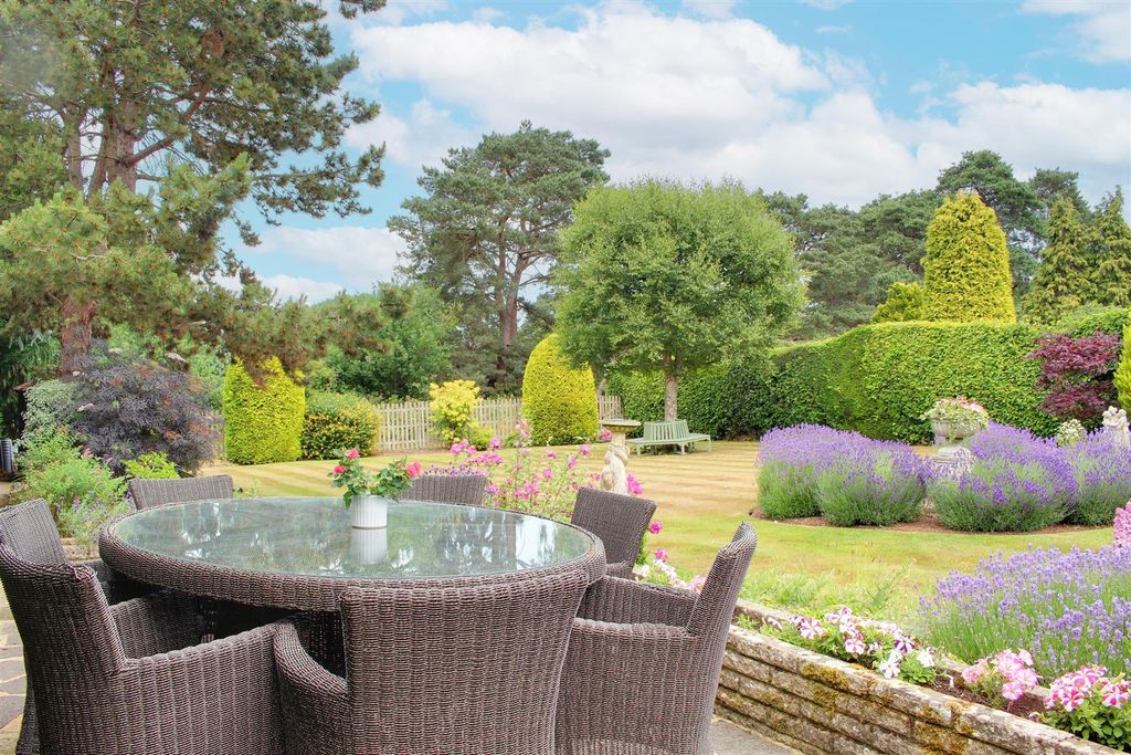Additional image 13 of 4 bed detached house for saleBrookmans Avenue, Brookmans Park AL9