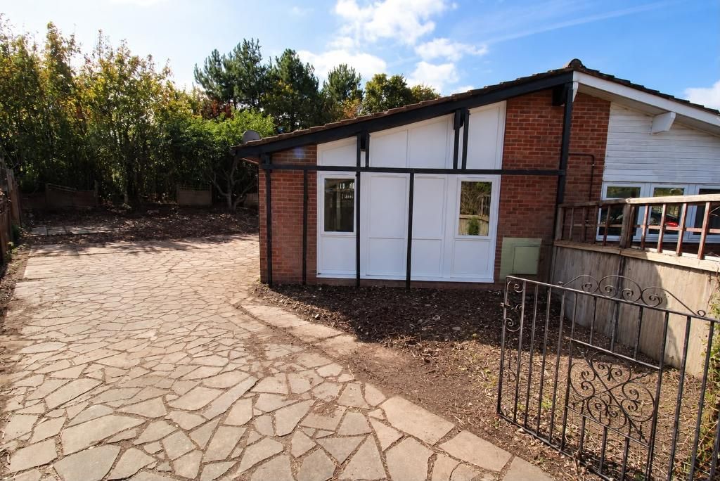 Property photo 1 of 10 Front