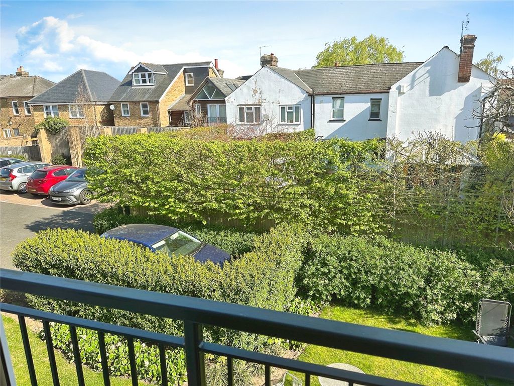 Property photo 2 of 12 Picture No. 11