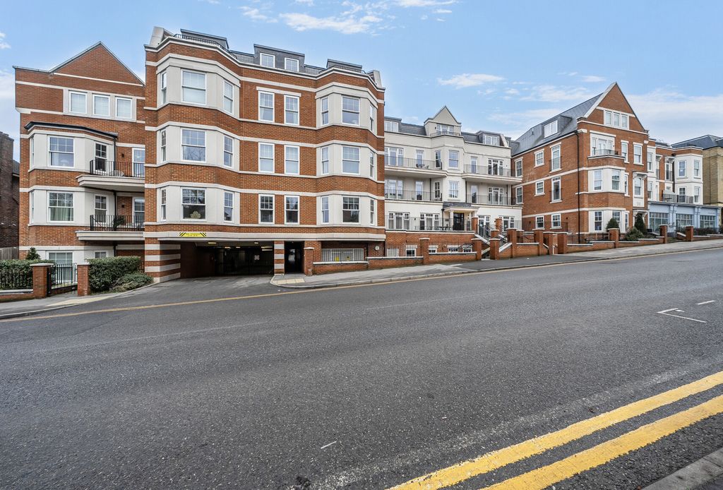 Property photo 1 of 20 1402723-20-697B6E...