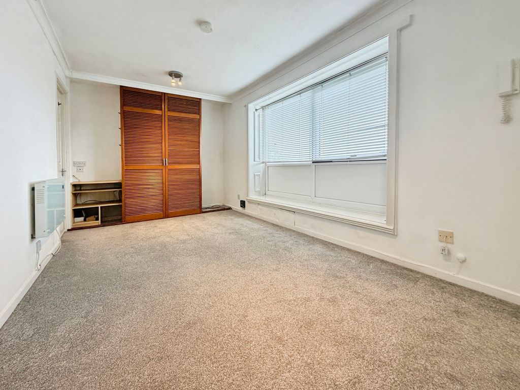 Property photo 2 of 9 Photo 6