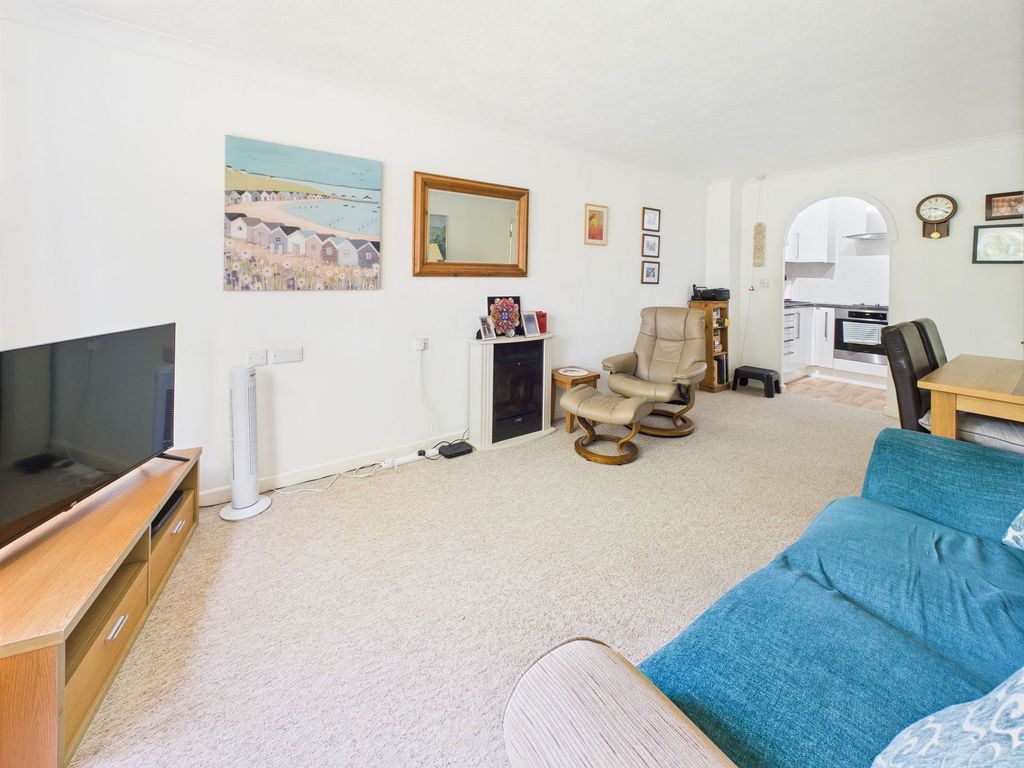 Property photo 2 of 13