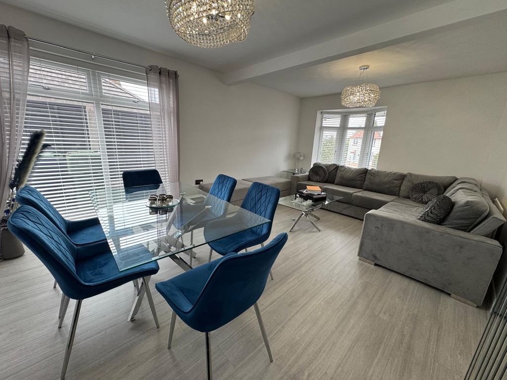 Additional image 8 of 4 bed property to rentOld Birmingham Road, Marlbrook, Bromsgrove B60