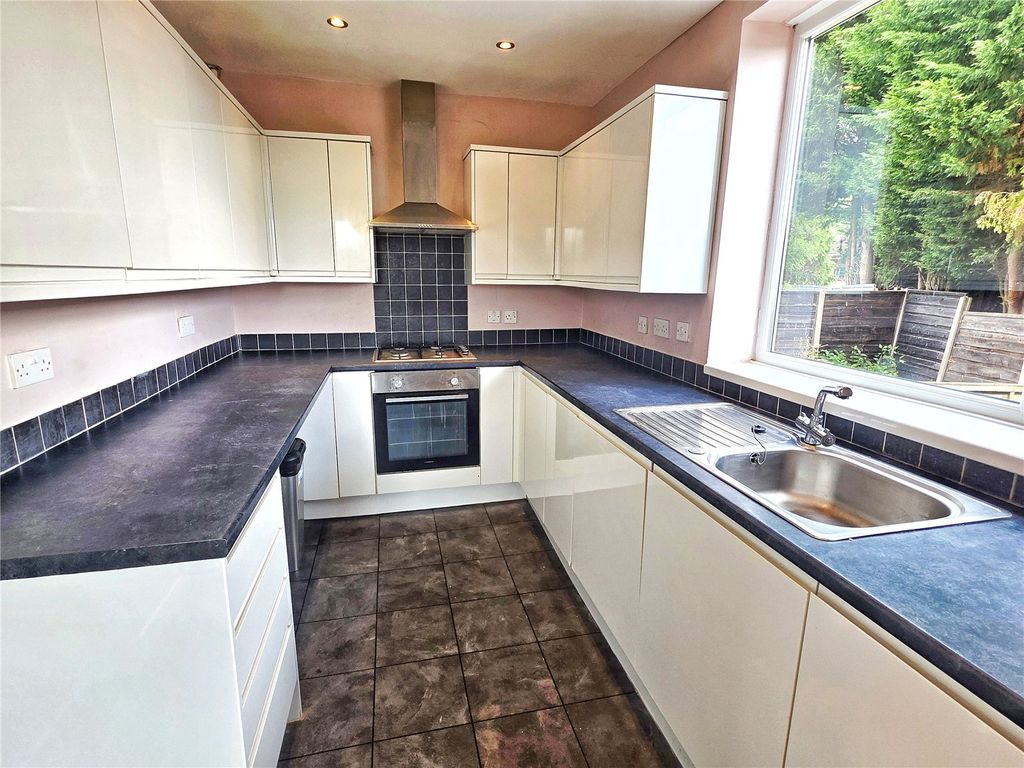 Property photo 3 of 14 Kitchen