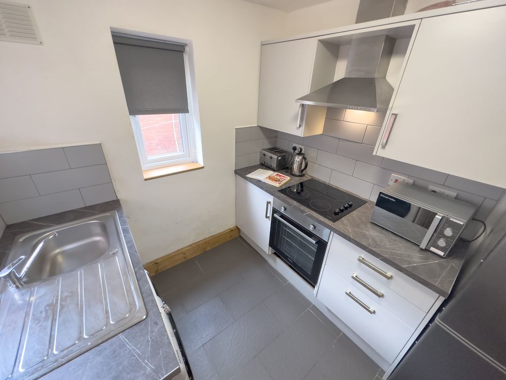 Property photo 3 of 7 4