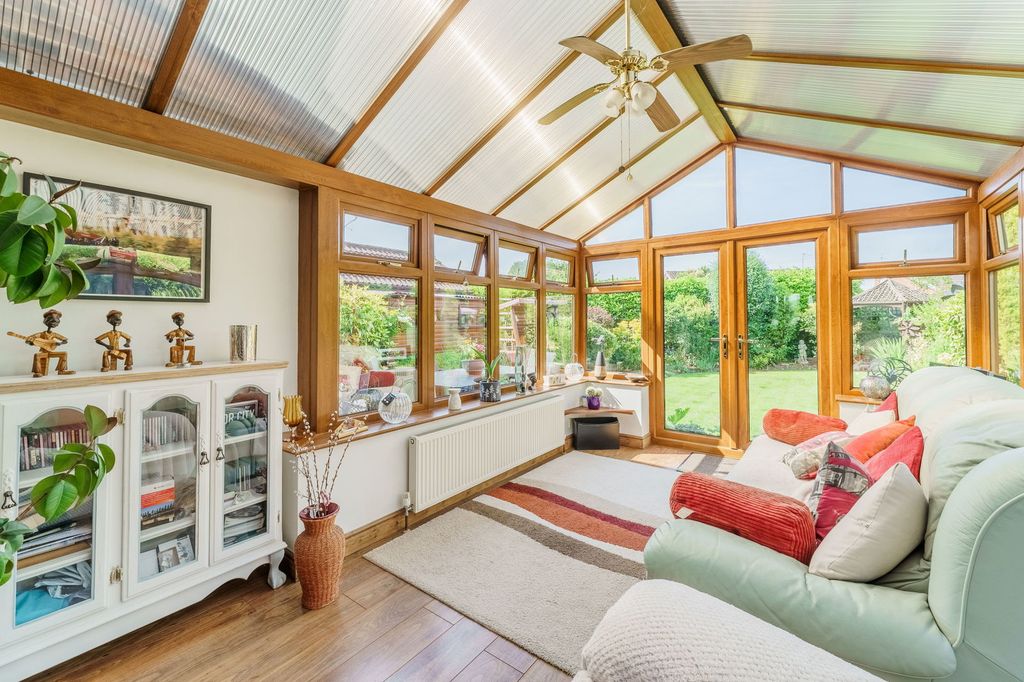 Property photo 3 of 31