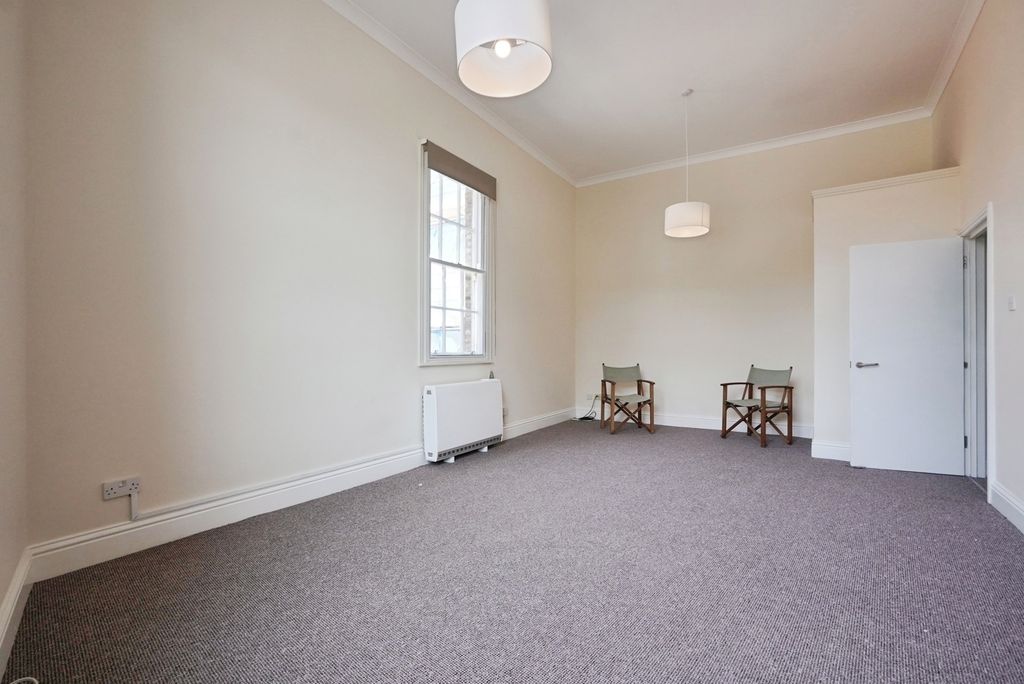 Property photo 2 of 16 Photo