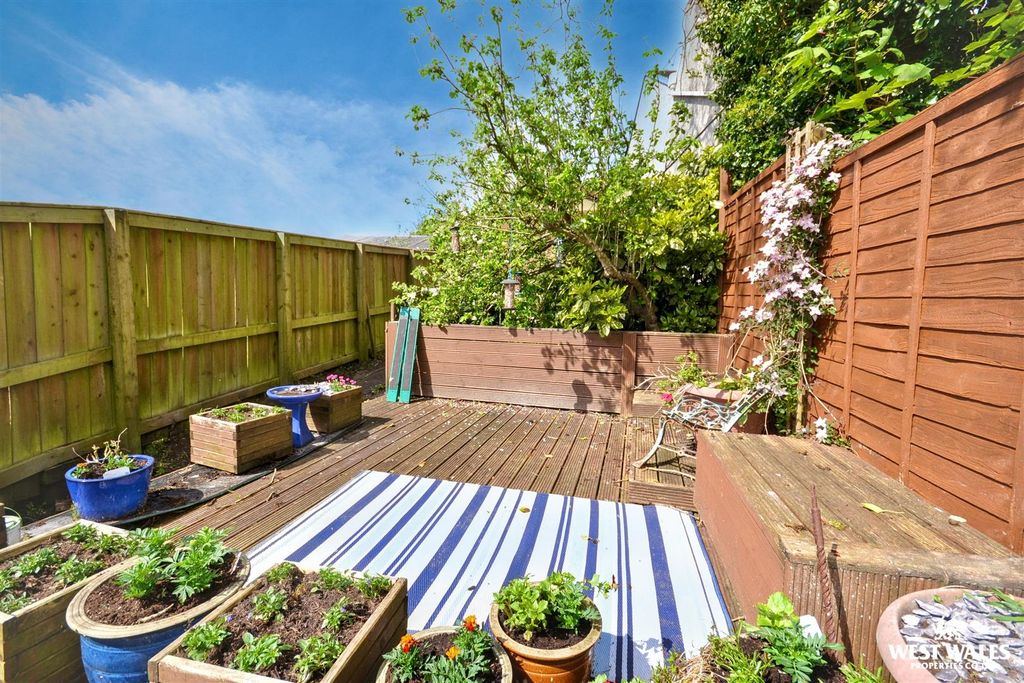 Property photo 2 of 22 25 (4).Jpg