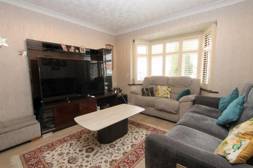 Property photo 2 of 23