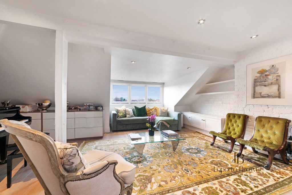 Property photo 2 of 35