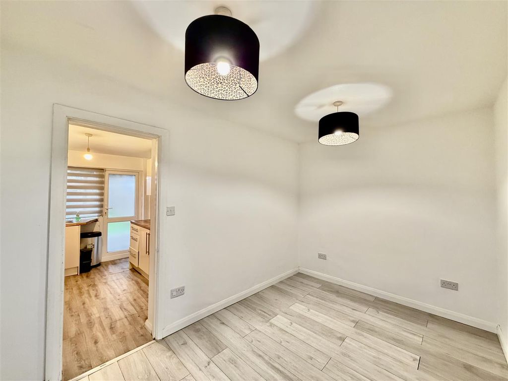 Property photo 2 of 9 Dining Area