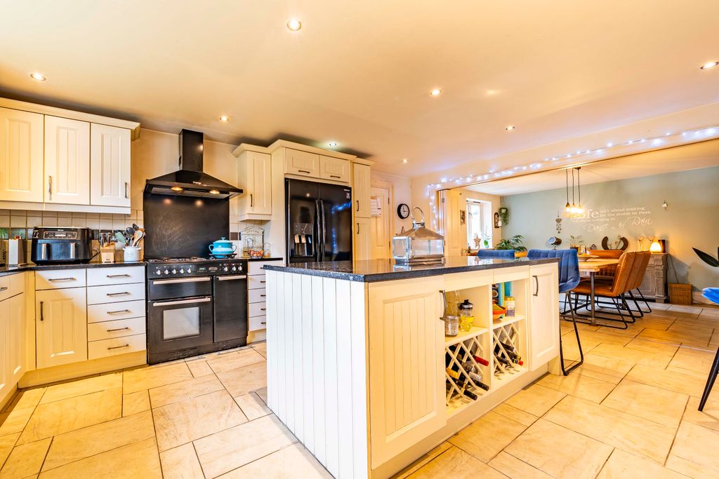 Property photo 2 of 23 Photo 2