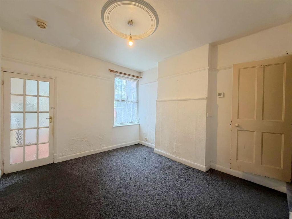 Property photo 3 of 15 Dining Room