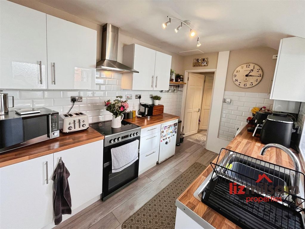 Property photo 3 of 30 0E8E6A72-Img_7206.Jpg