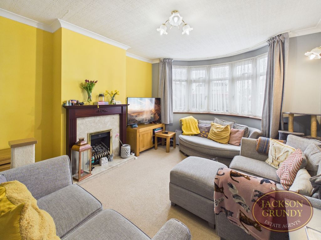 Property photo 2 of 17 Crawford Avenue