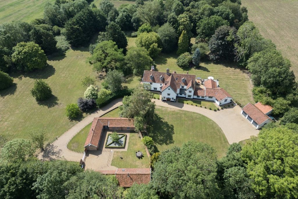 Property photo 1 of 50