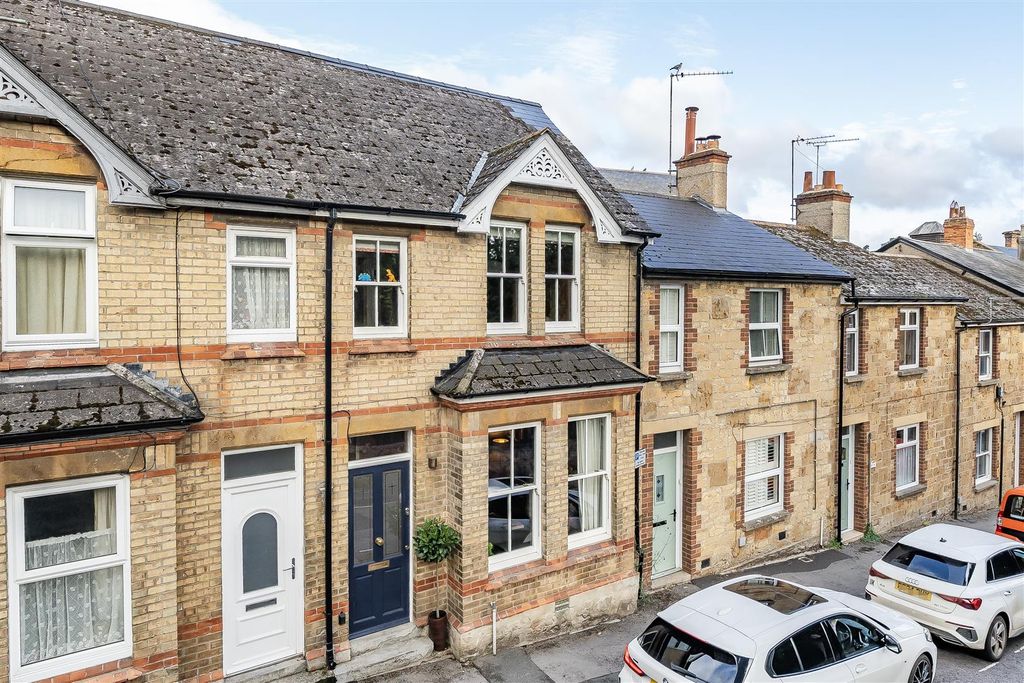 Property photo 1 of 18