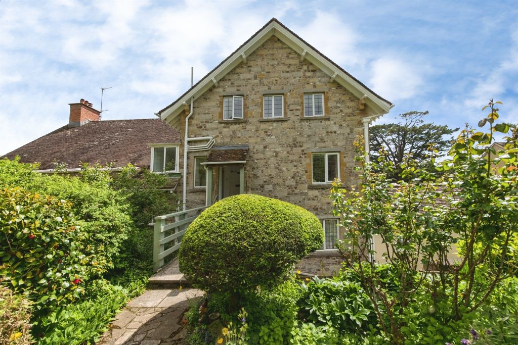 Property photo 1 of 16