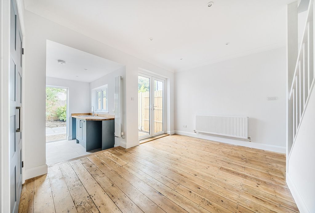 Property photo 2 of 16 1356725-17-68cd20...