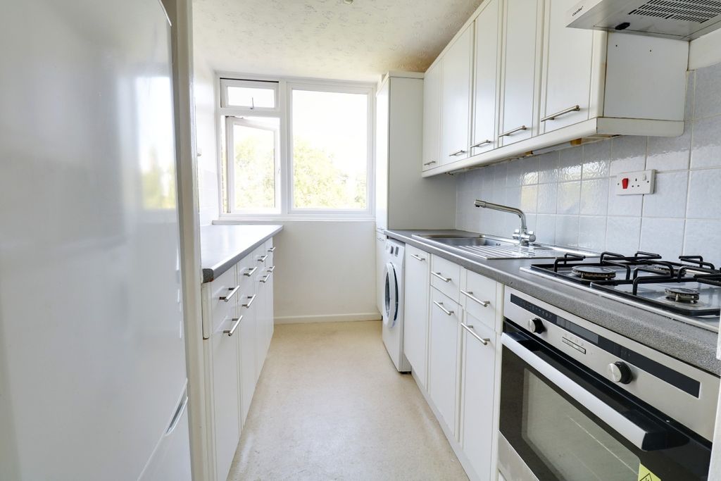Property photo 3 of 11 5531502
