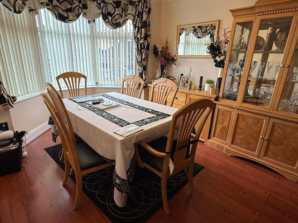 Property photo 3 of 17 Picture No. 10