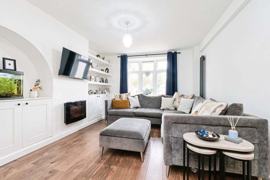 Property photo 2 of 12 Pbox-Img.Jpg