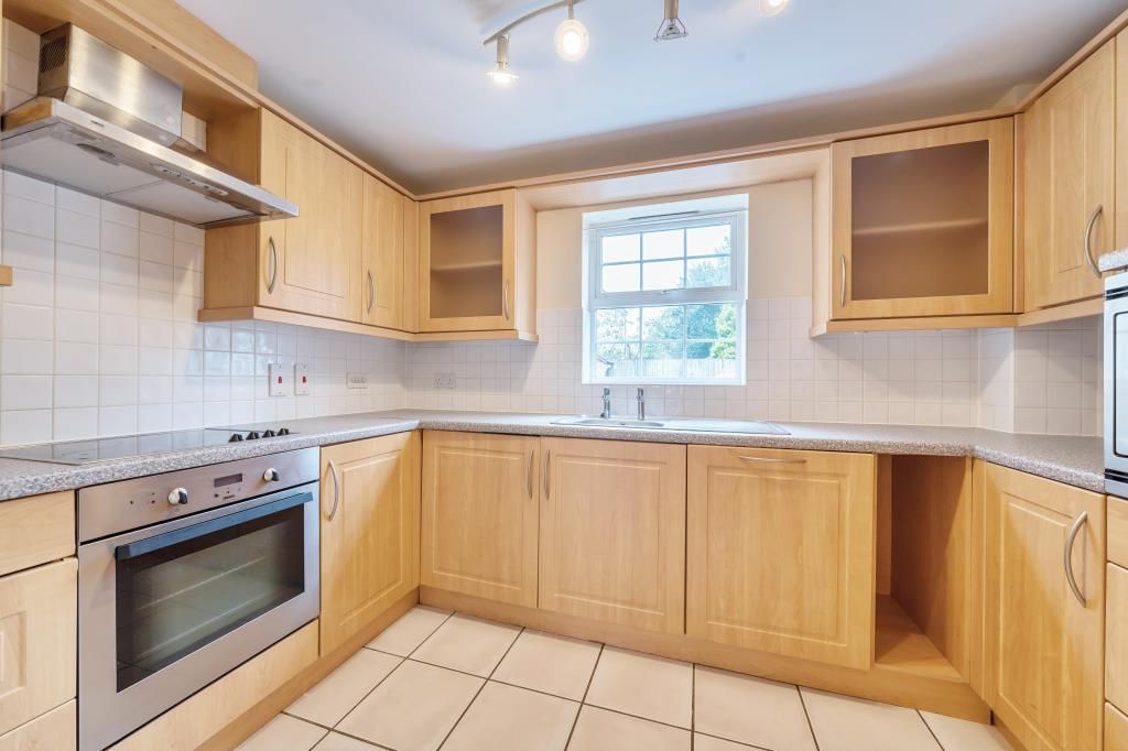 Property photo 2 of 10 Kitchen