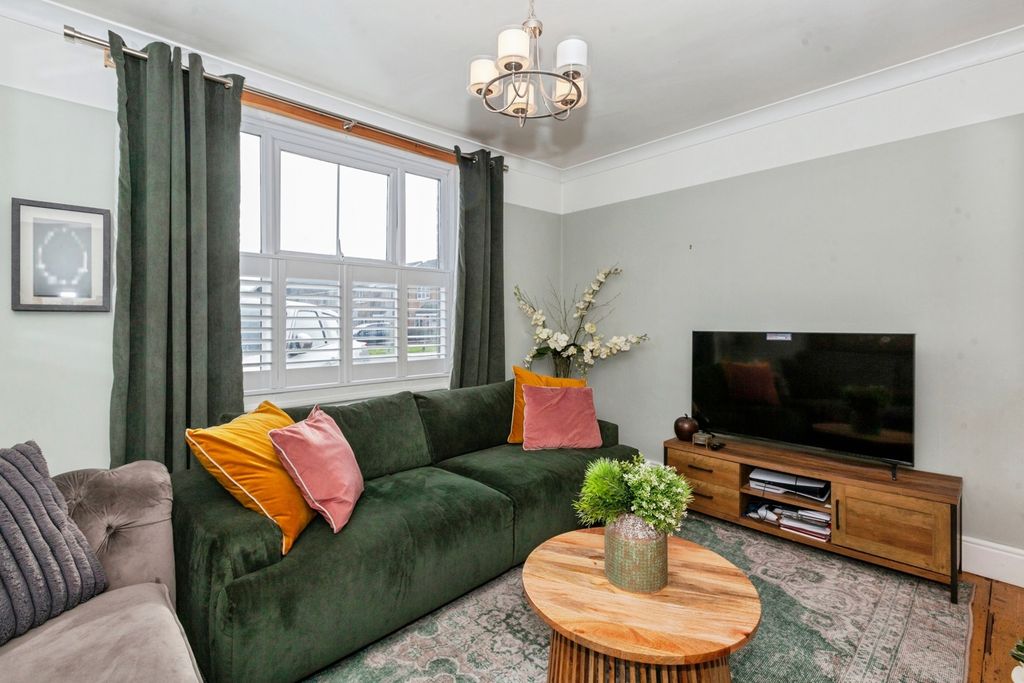 Property photo 3 of 22 Living Room