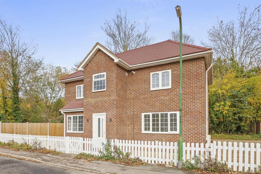 Property photo 1 of 10 Acme House, Wooburn Moor, Hp10 0Nh New-11.Jpg