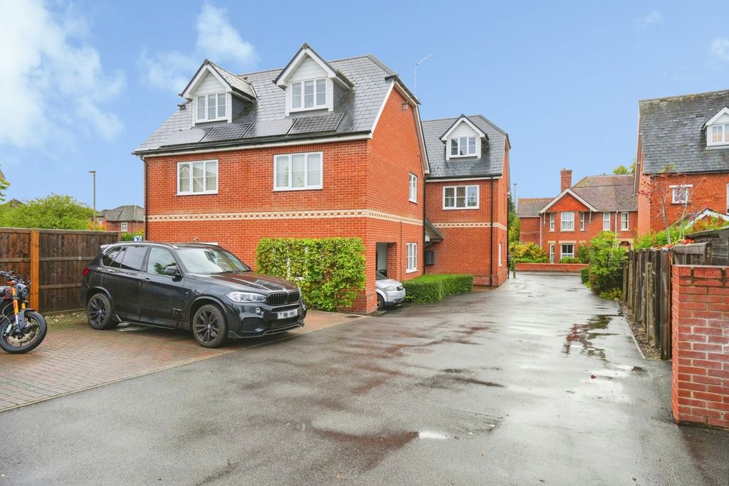 Property photo 1 of 12 Pbox-Img.Jpg