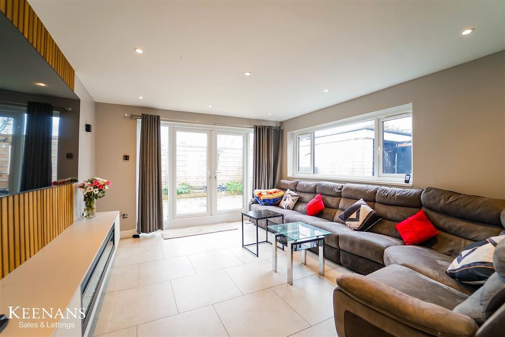 Property photo 3 of 12 1.Jpg