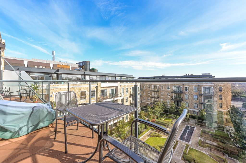 Property photo 2 of 12