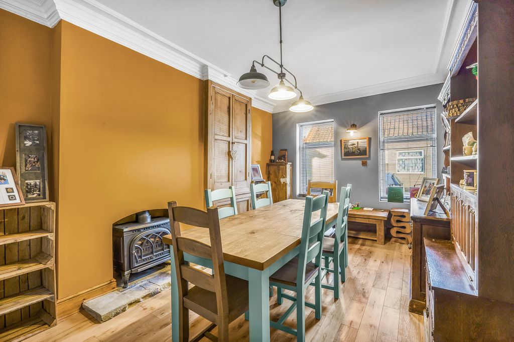 Property photo 3 of 14 Dining Room