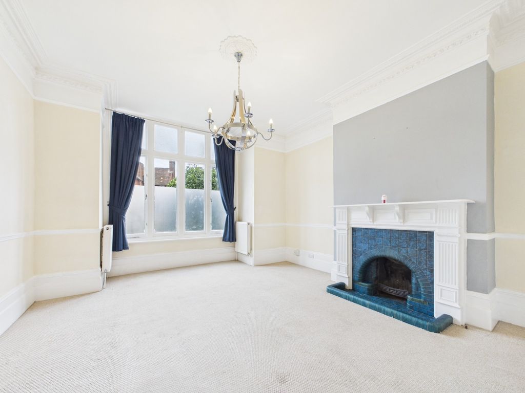 Property photo 2 of 15 4957043