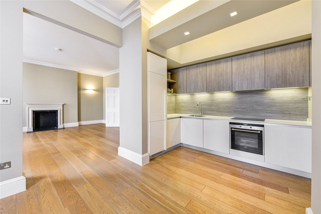 Property photo 3 of 16 Reception