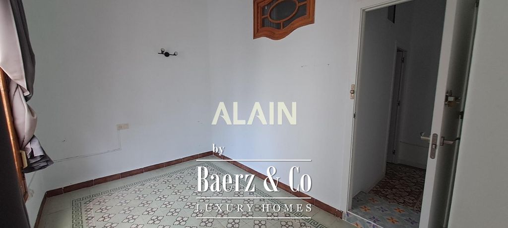 Property photo 2 of 35